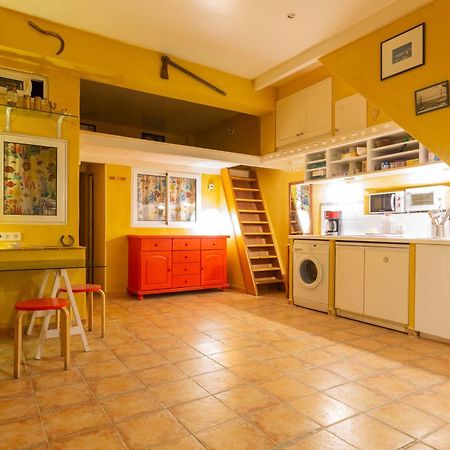 Dorm Hostel Camp Backpackers Марсель Экстерьер фото